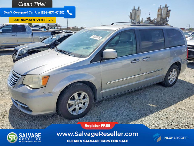 Used 2013 Chrysler Town & Country Touring FWD image 1