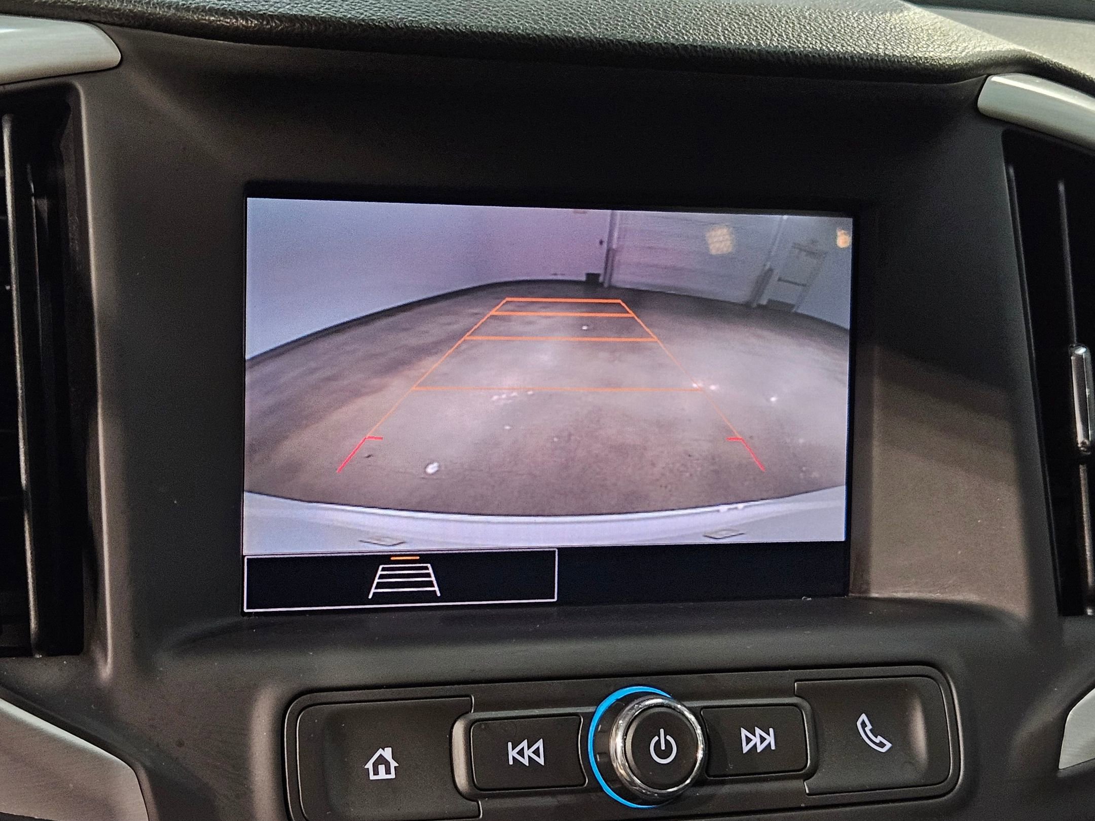 Used 2024 GMC Terrain SLE image 29
