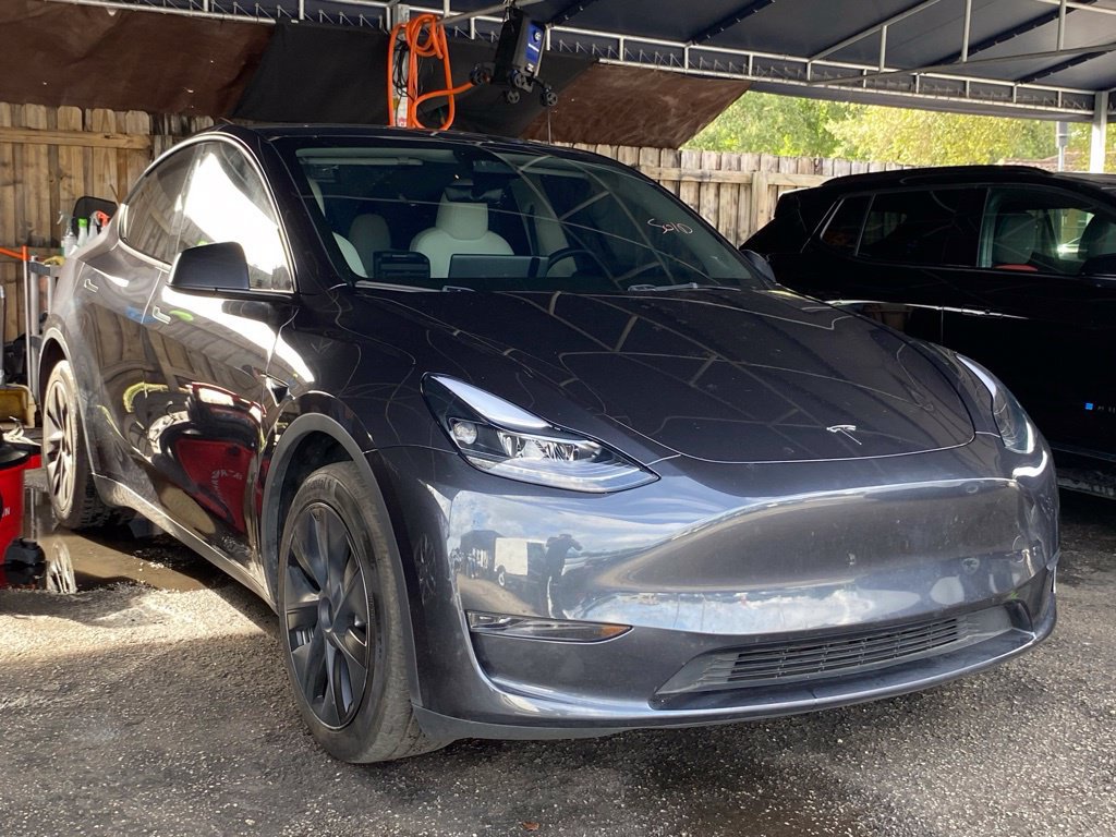 Used 2024 Tesla Model Y 2WD image 1