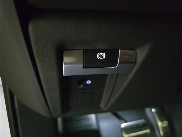 New 2026 Land Rover Defender 110 OCTA image 27