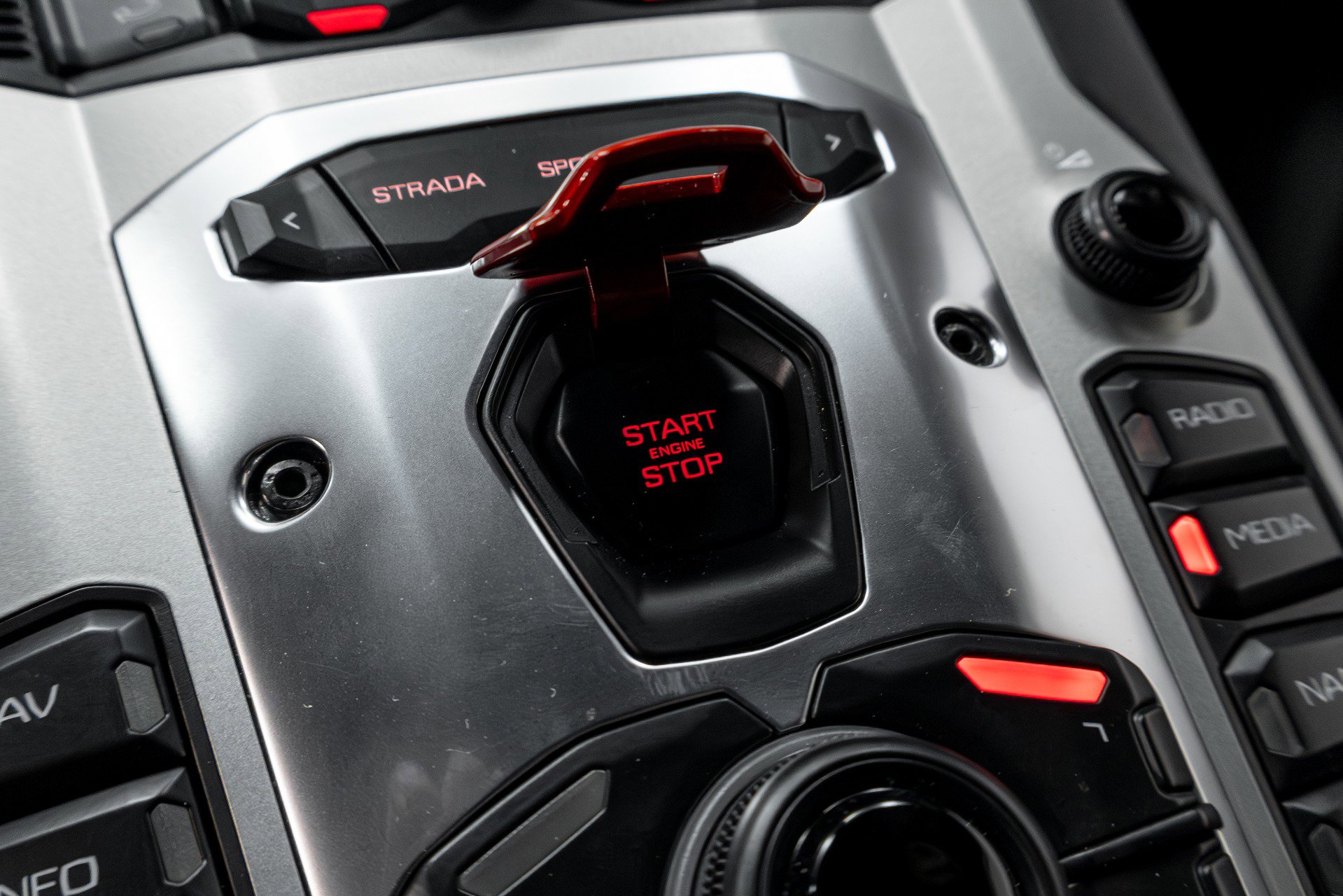 Used 2014 Lamborghini Aventador LP 700-4 image 60