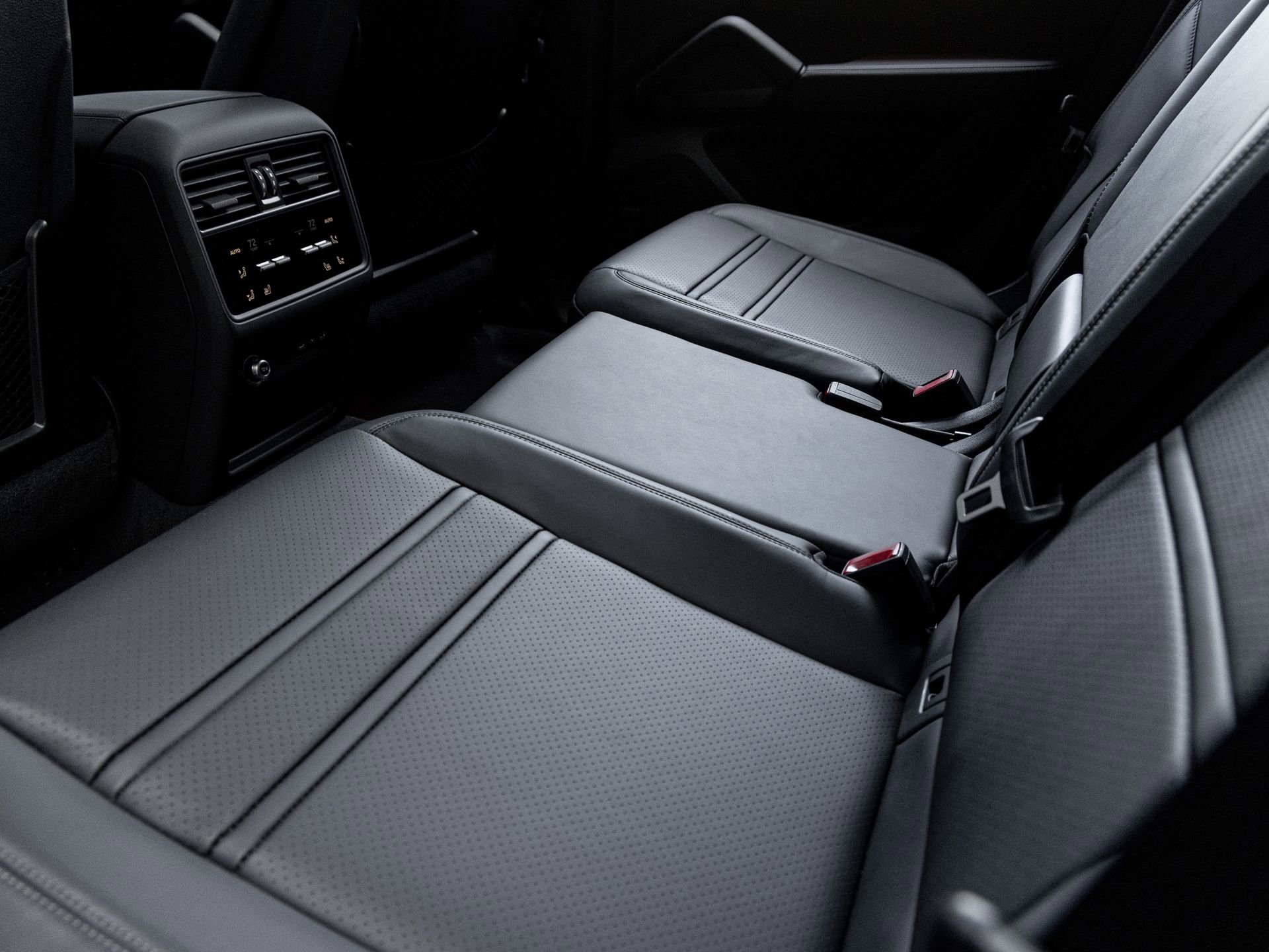 New 2026 Porsche Cayenne S image 25