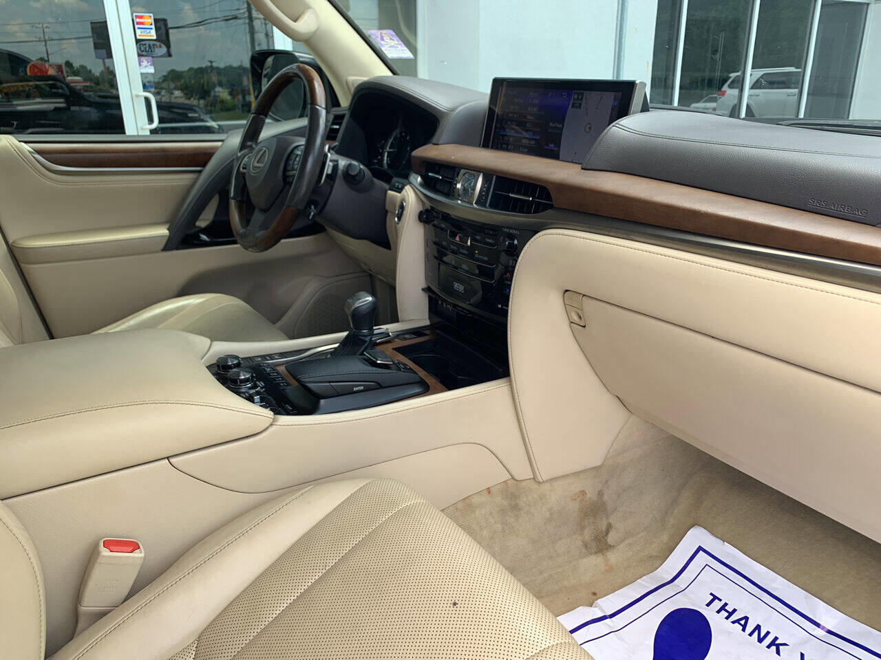 Used 2018 Lexus LX 570 4WD image 23