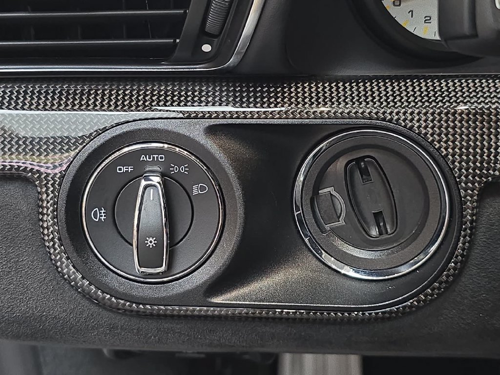 Certified 2018 Porsche 911 GT2 RS RWD image 22