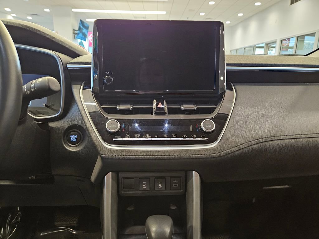 Used 2024 Toyota Corolla Cross XLE image 17