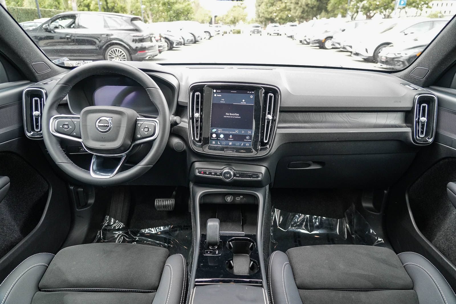 Used 2023 Volvo C40 P8 Recharge Plus AWD/4WD image 12