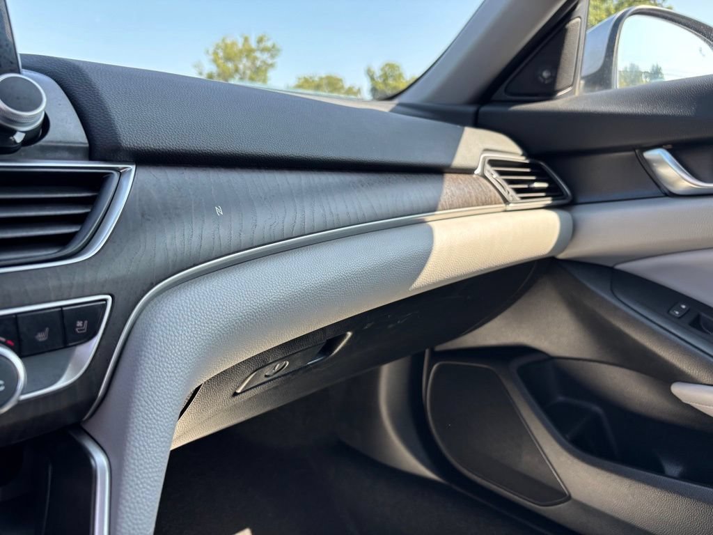 Used 2018 Honda Accord Touring image 38