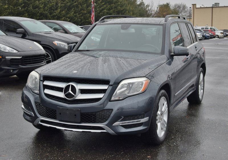 Used 2015 Mercedes-Benz GLK 350 4MATIC image 2
