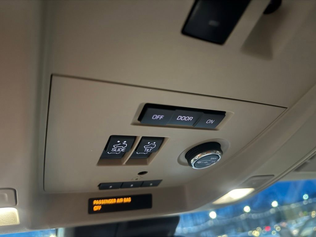 Used 2019 GMC Yukon Denali w/ Denali Ultimate Package image 34