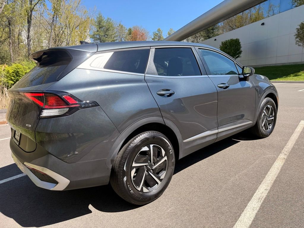 Used 2025 Kia Sportage LX AWD/4WD image 4