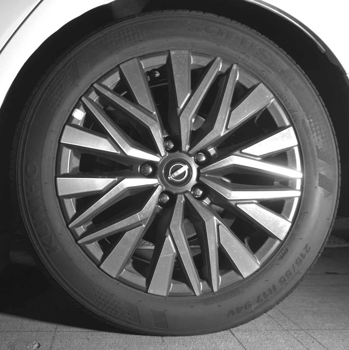 Used 2025 Nissan Altima 2.5 SV image 14