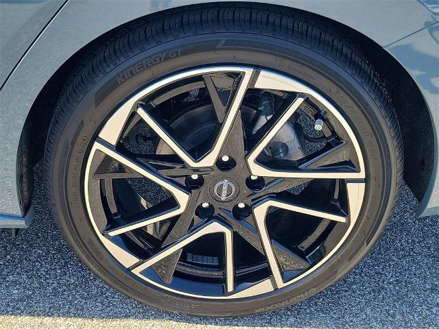 Certified 2025 Nissan Sentra SR w/ SR Premium Package image 13