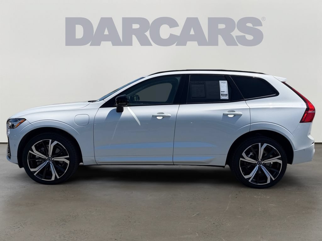 Certified 2025 Volvo XC60 T8 Ultra w/ Climate Package AWD/4WD image 4