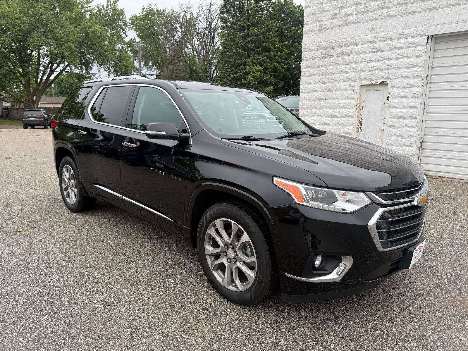 Used 2020 Chevrolet Traverse Premier AWD/4WD image 3