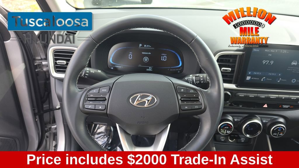 Used 2024 Hyundai Venue SEL image 16