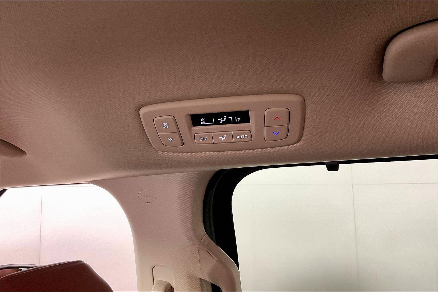 Certified 2026 Kia Carnival EX FWD image 11