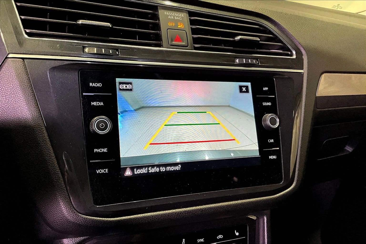 Used 2023 Volkswagen Tiguan SE image 14