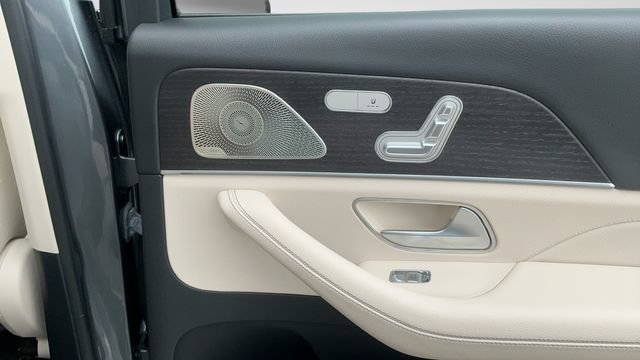 Used 2023 Mercedes-Benz GLS 450 4MATIC image 17