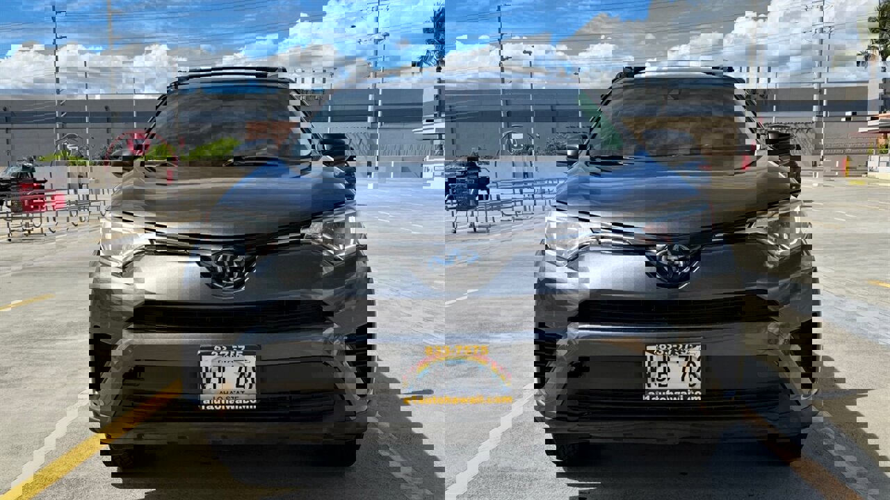 Used 2017 Toyota RAV4 LE image 9