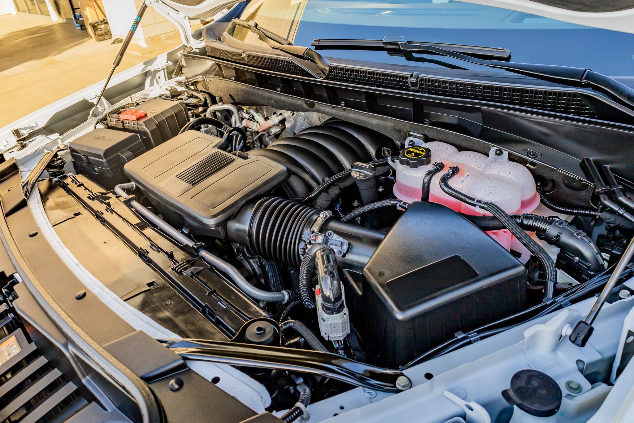 Used 2026 Cadillac Escalade Platinum Sport w/ LPO, ONYX Package image 40