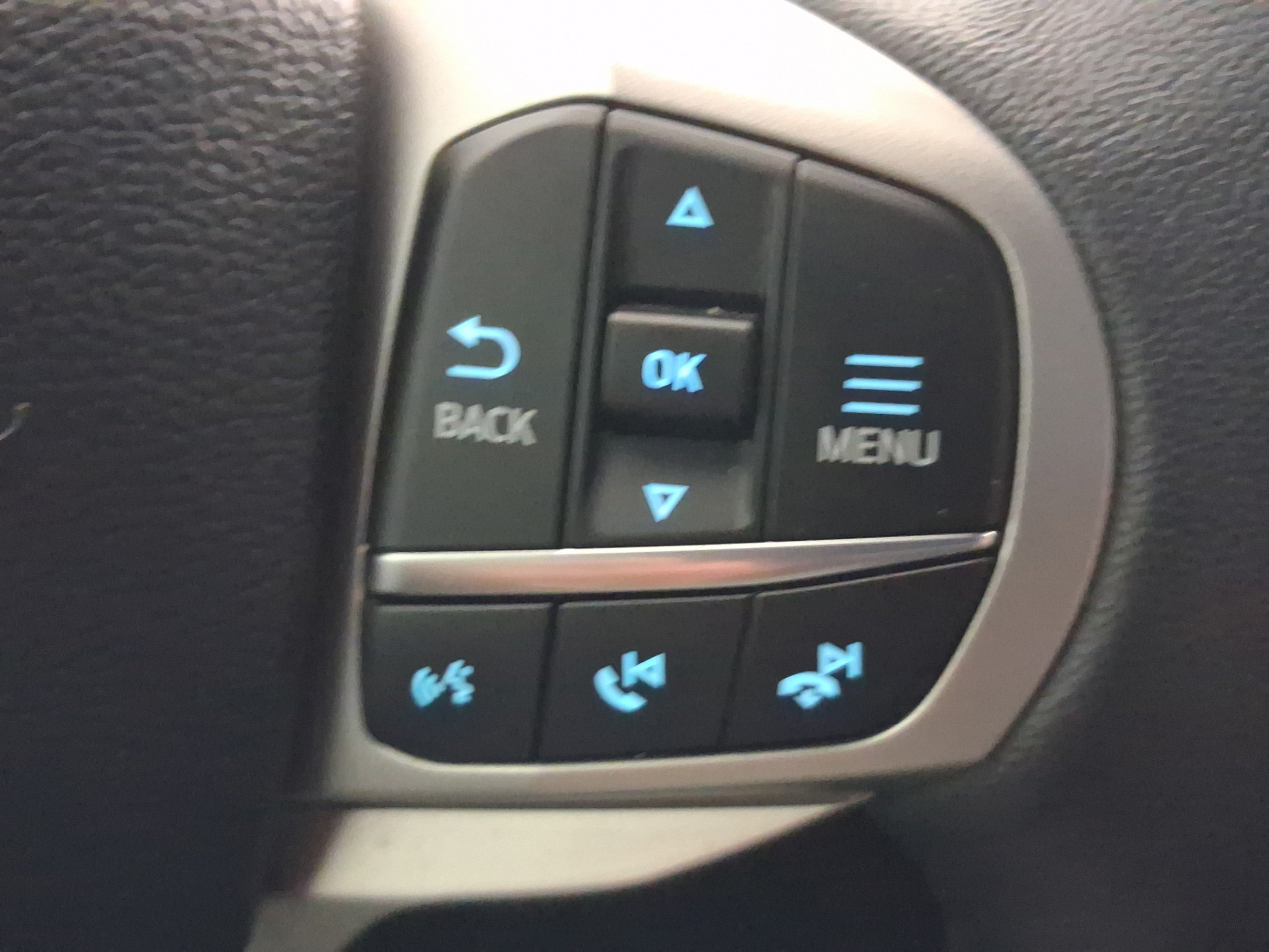 Used 2024 Ford Explorer XLT w/ Equipment Group 202A AWD/4WD image 21