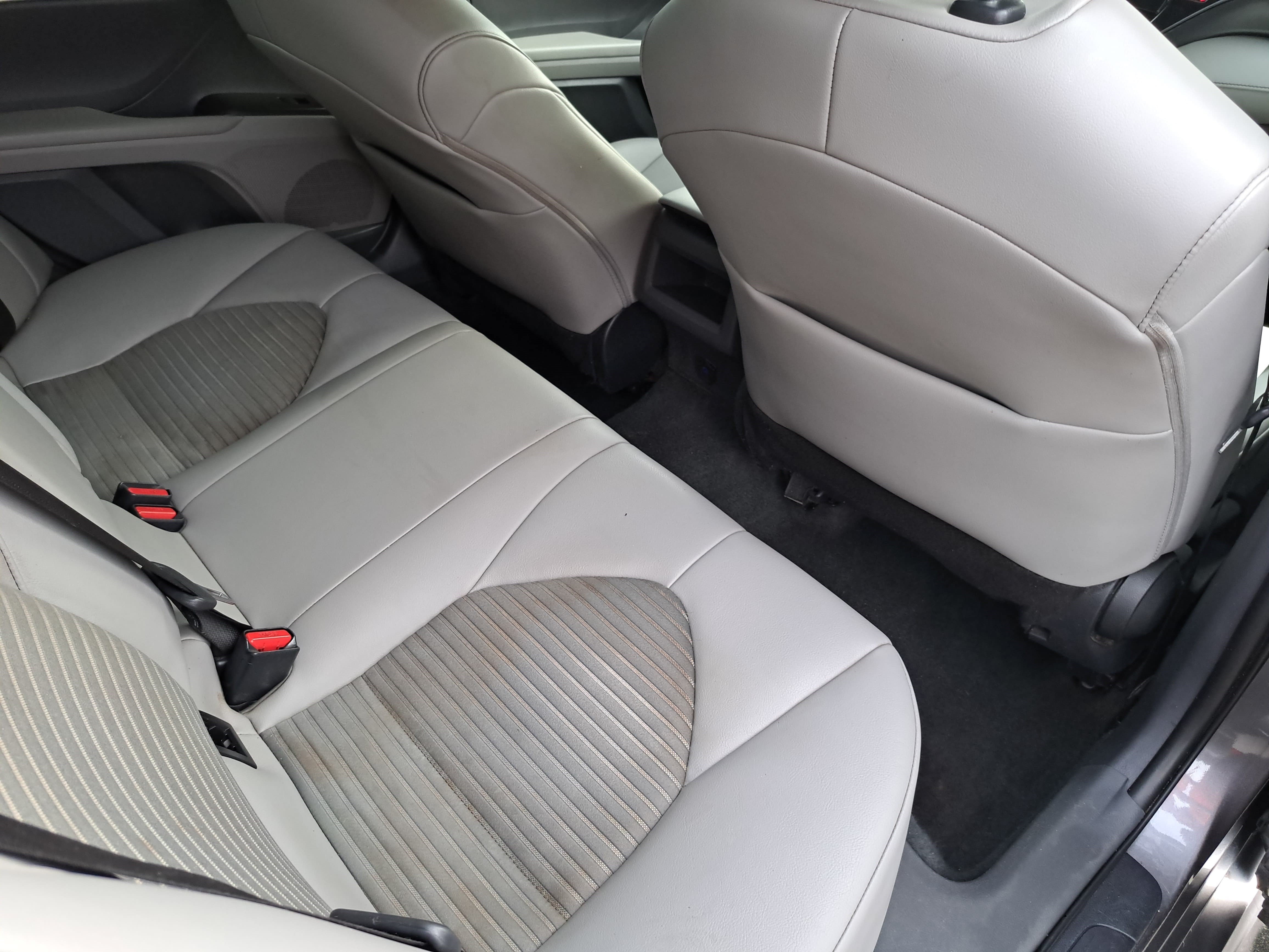 Used 2022 Toyota Camry SE FWD image 11