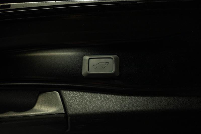 Used 2019 Toyota RAV4 Adventure AWD/4WD image 8
