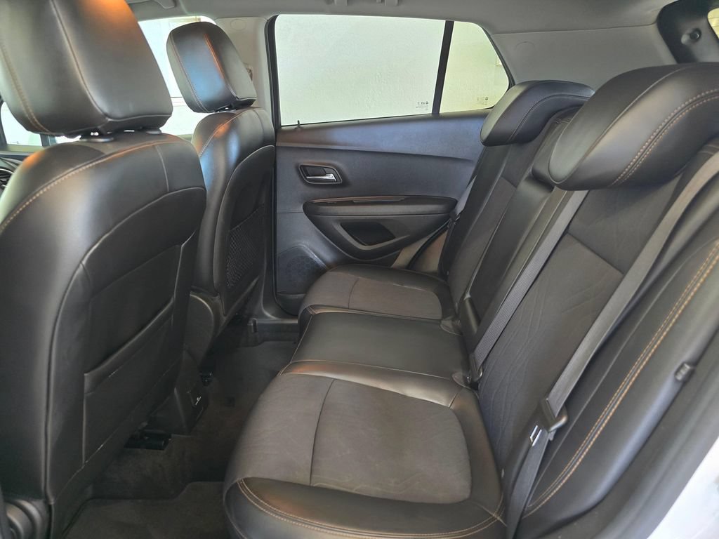 Used 2019 Chevrolet Trax LT w/ LT Convenience Package AWD/4WD image 26