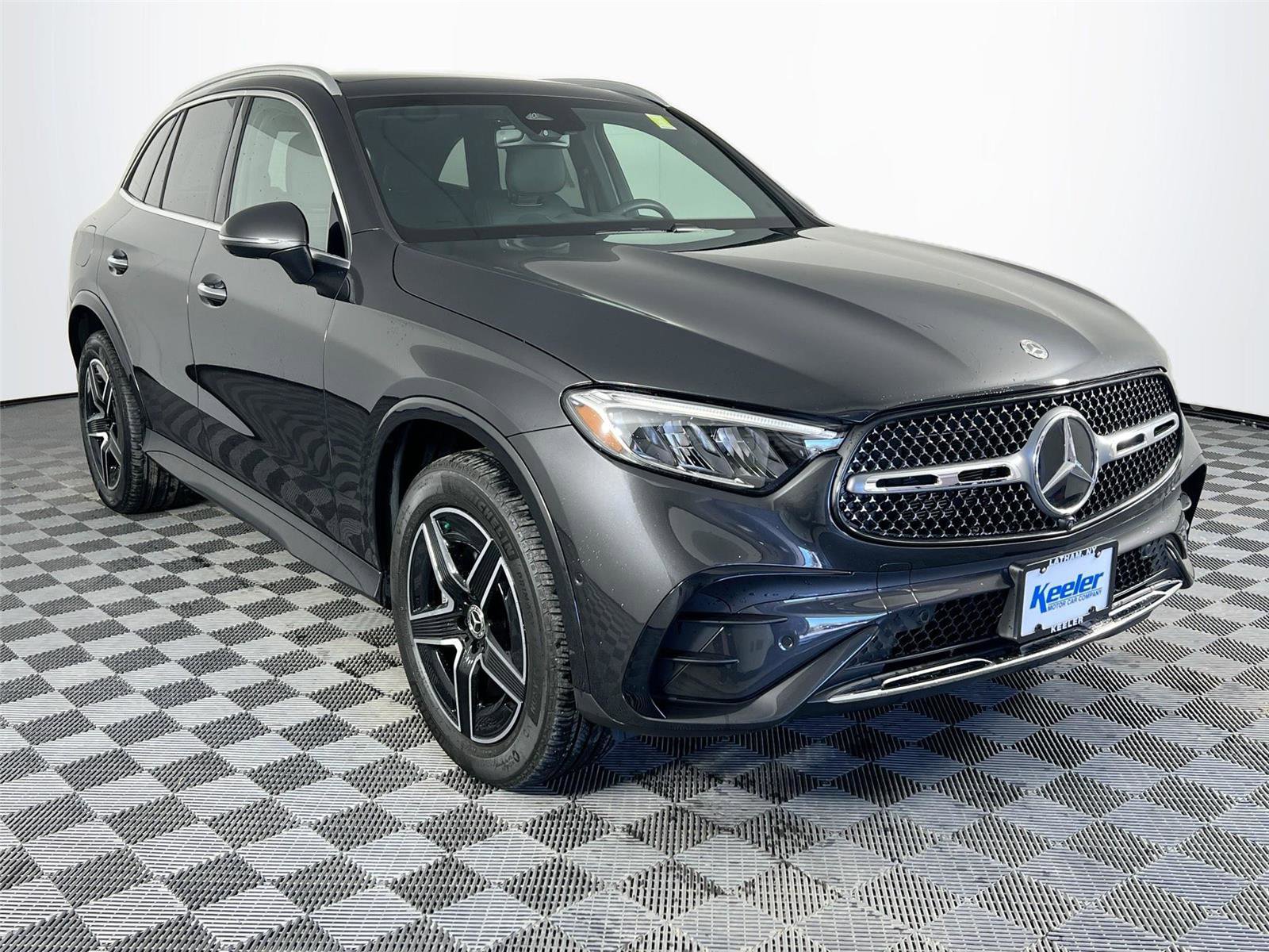 Used 2025 Mercedes-Benz GLC 300 4MATIC image 8