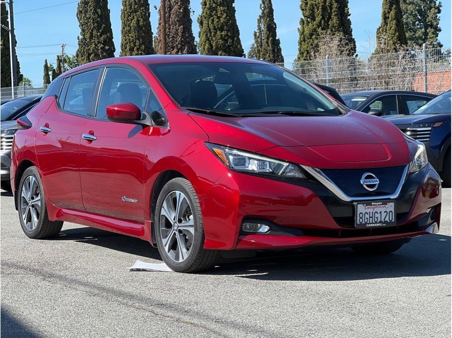 Used 2018 Nissan Leaf SV w/ SV Technology Package FWD image 3