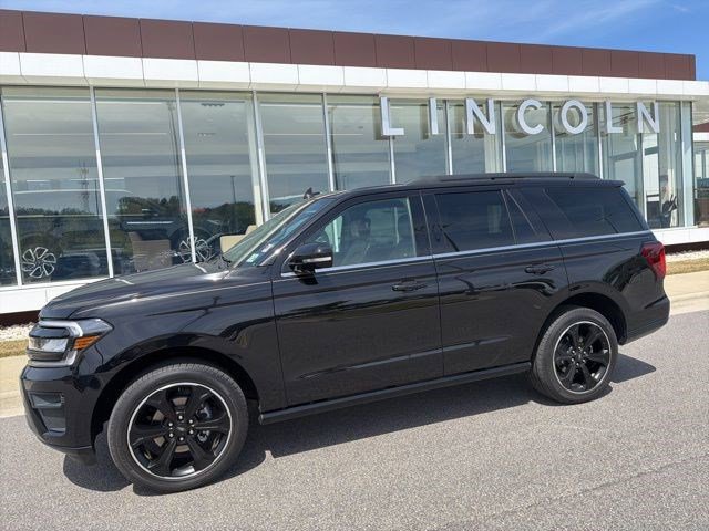 Used 2023 Ford Expedition Limited image 2