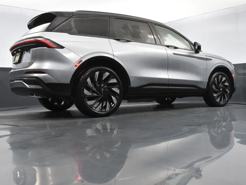 New 2026 Lincoln Nautilus Reserve w/ Jet Appearance Package image 2