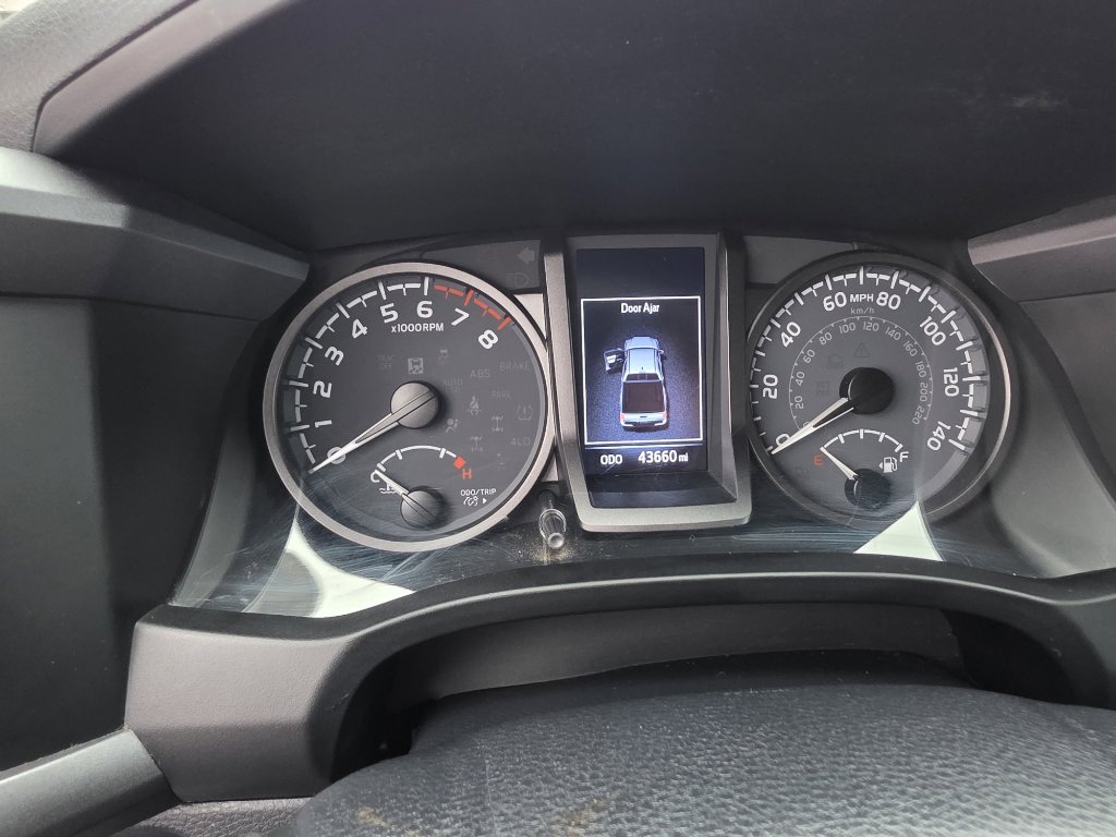 Used 2020 Toyota Tacoma TRD Off-Road image 16