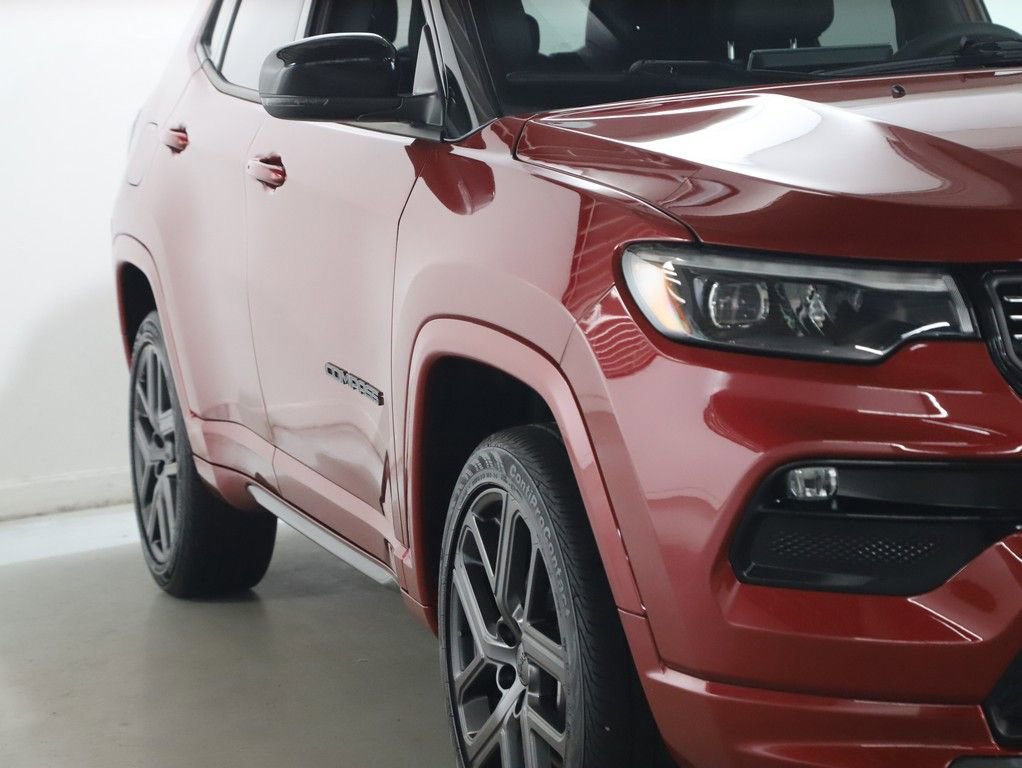 Used 2024 Jeep Compass Limited w/ High Altitude Package image 8