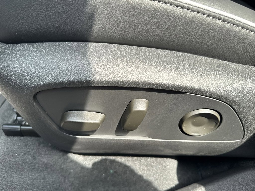 New 2025 Buick Enclave Sport Touring w/ Power Package image 18