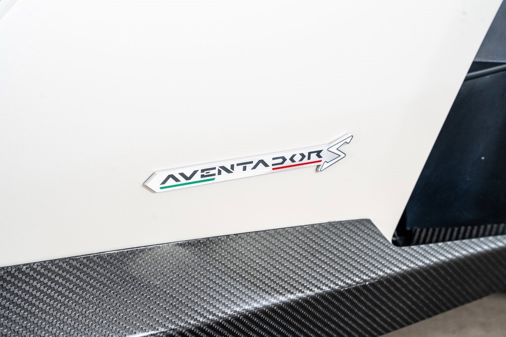 Used 2017 Lamborghini Aventador S image 24