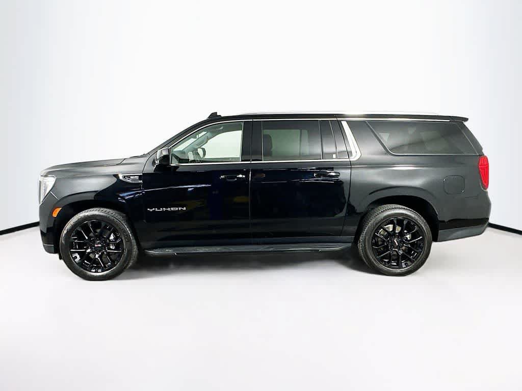 Used 2022 GMC Yukon XL SLE RWD image 3