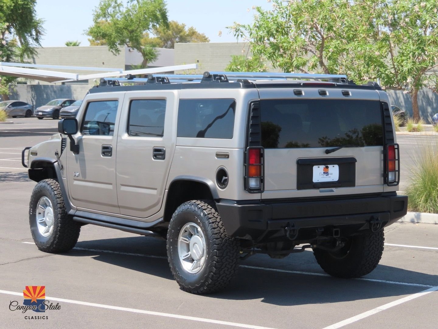 Used 2003 HUMMER H2 w/ Preferred Equipment Group image 9