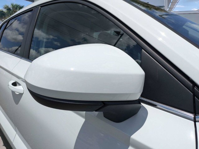 New 2026 Volkswagen Taos SE FWD image 12