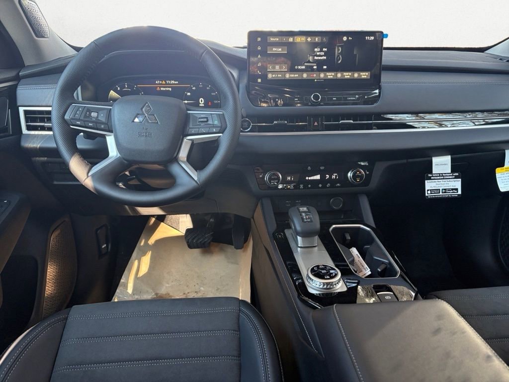 New 2026 Mitsubishi Outlander SE image 10