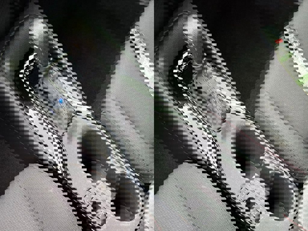 Used 2024 Toyota Corolla SE image 29