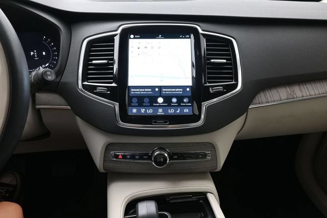Used 2024 Volvo XC90 B6 Plus w/ Protection Package Premier AWD/4WD image 13