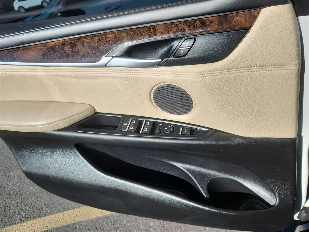 Used 2016 BMW X5 xDrive50i w/ Executive Package image 9