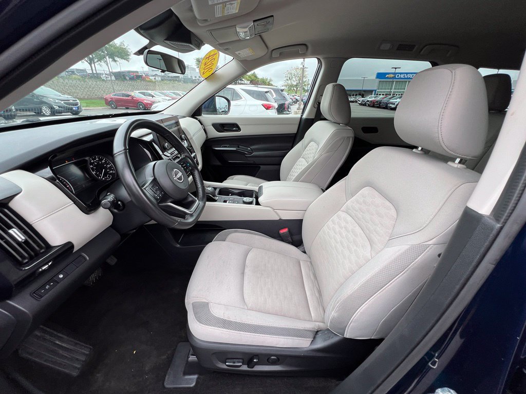 Used 2024 Nissan Pathfinder SV AWD/4WD image 18