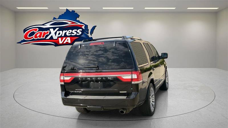 Used 2016 Lincoln Navigator Select AWD/4WD image 13