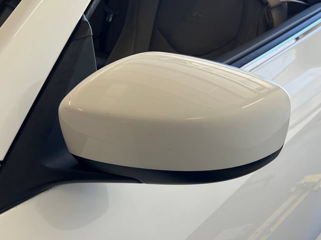 Used 2014 INFINITI Q60 Convertible w/ Premium Package RWD image 13