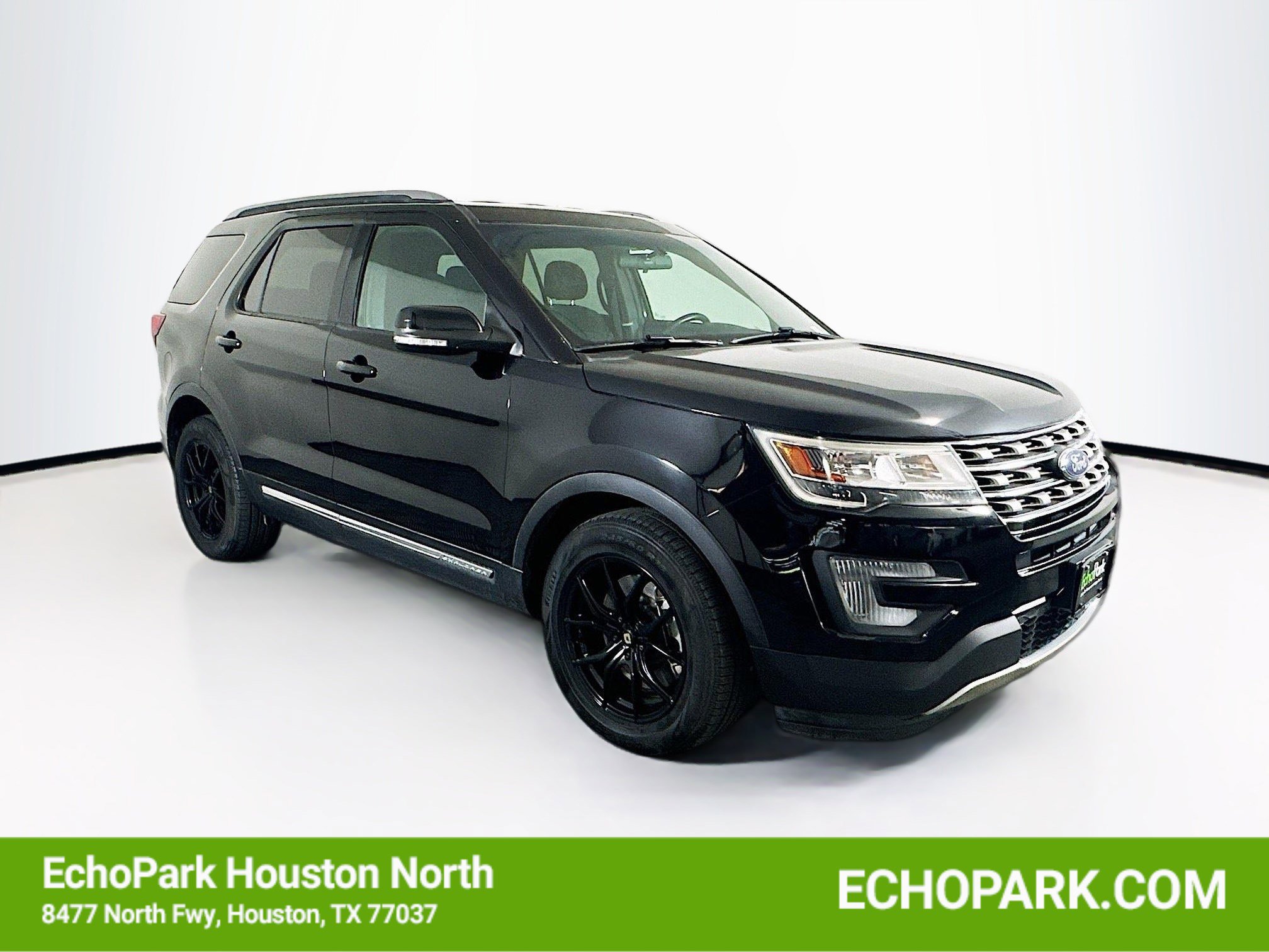 Used 2017 Ford Explorer XLT FWD image 1
