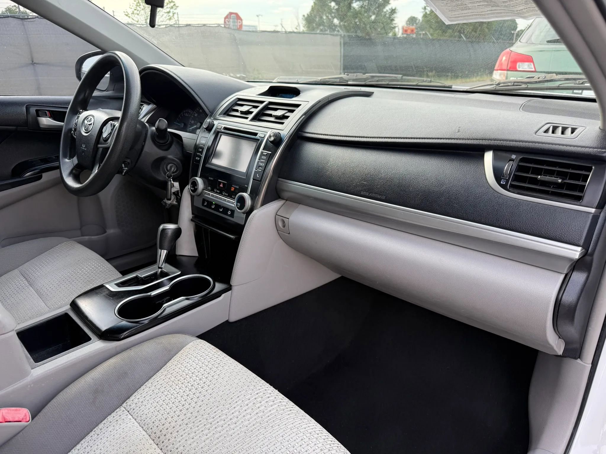 Used 2014 Toyota Camry L FWD image 19