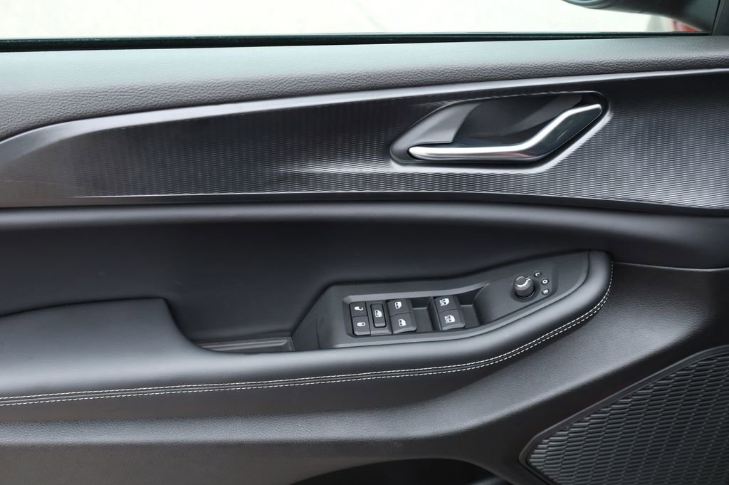 Used 2025 Jeep Grand Cherokee Laredo X w/ Trailer Tow Package image 17