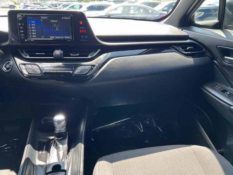 Used 2018 Toyota C-HR XLE FWD image 10